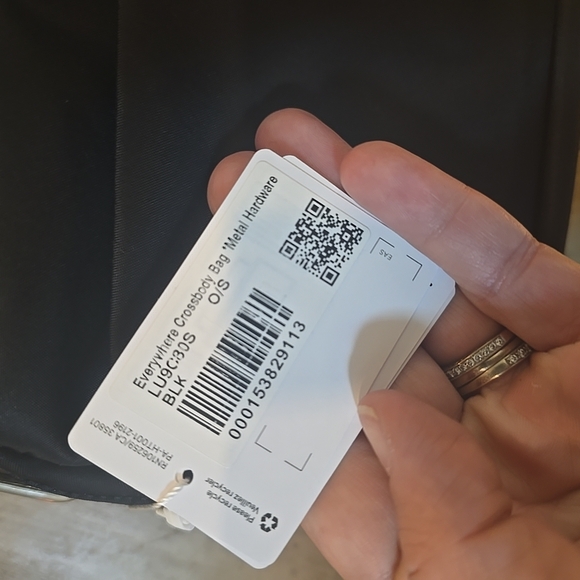 Lululemon Everywhere Crossbody Purse With Metal Hardware NWT - Picture 4 of 11